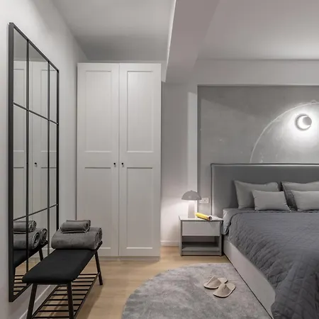 Moonlight Studio Near City Center Daire